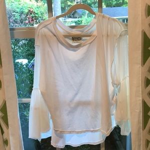 Free people long sleeved mesh top!!